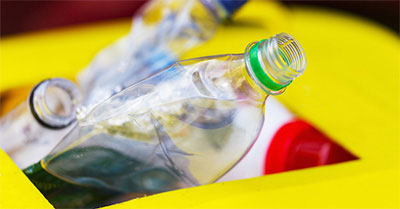 Le bottiglie in plastica e l’illusione dell’economia circolare, la realtà dei fatti.